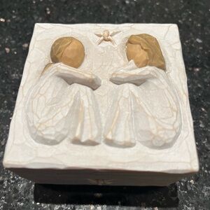 Willow Tree by Susan Lord Friendship Keepsake Box - new in box never used